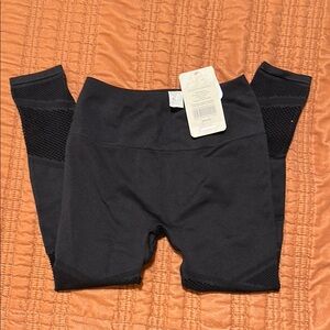 Black Fabletics Women’s Leggings Size Small